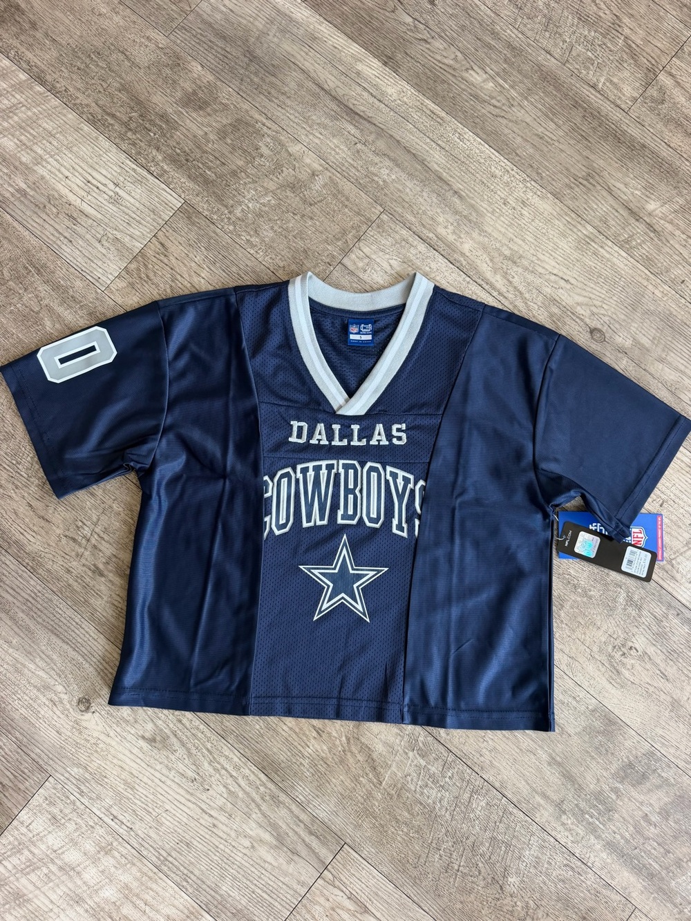 NFL Dallas Cowboys Navy & White women’s cropped Jersey Top